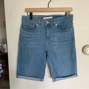 NWOT Levi Classic Bermuda Shorts Dark Jean